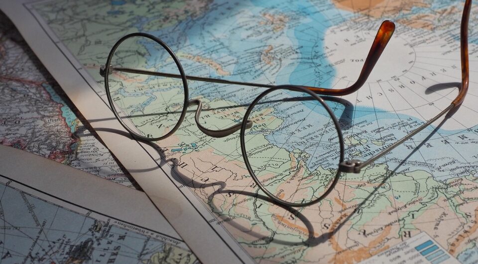 eyeglasses-8227429_1280