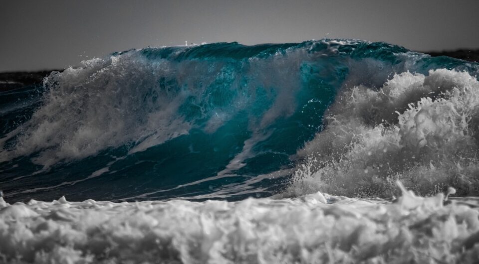waves-3445011_1280