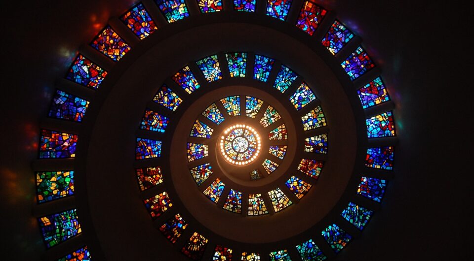 stained-glass-1181864_1280